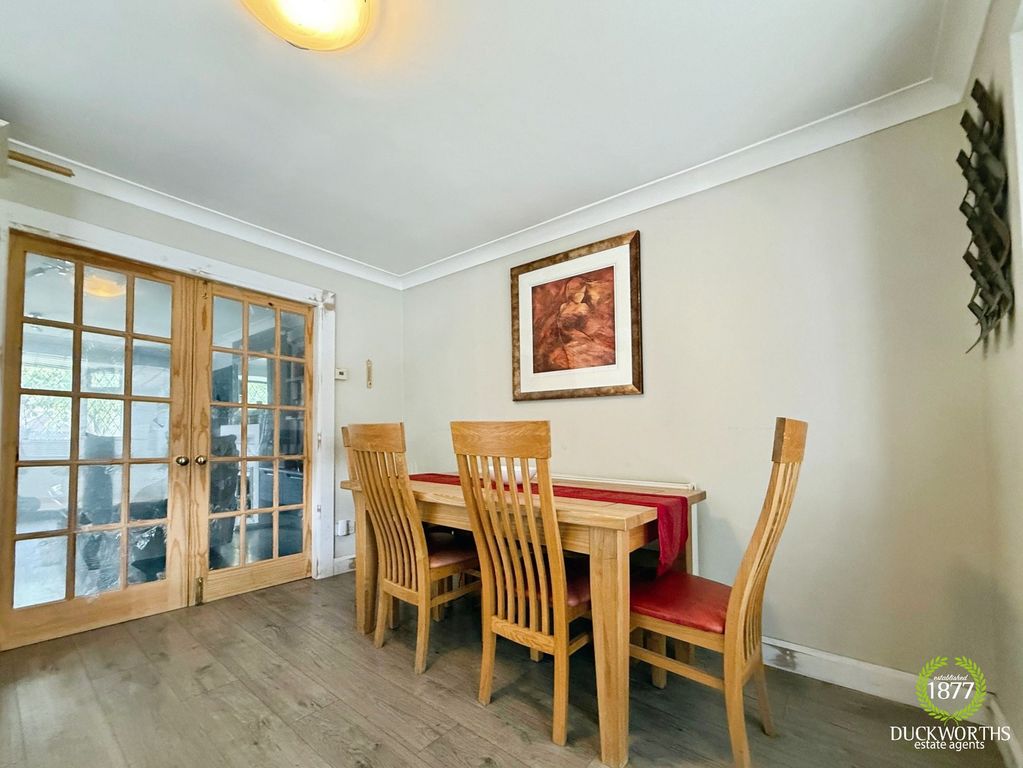 Property photo 3 of 28