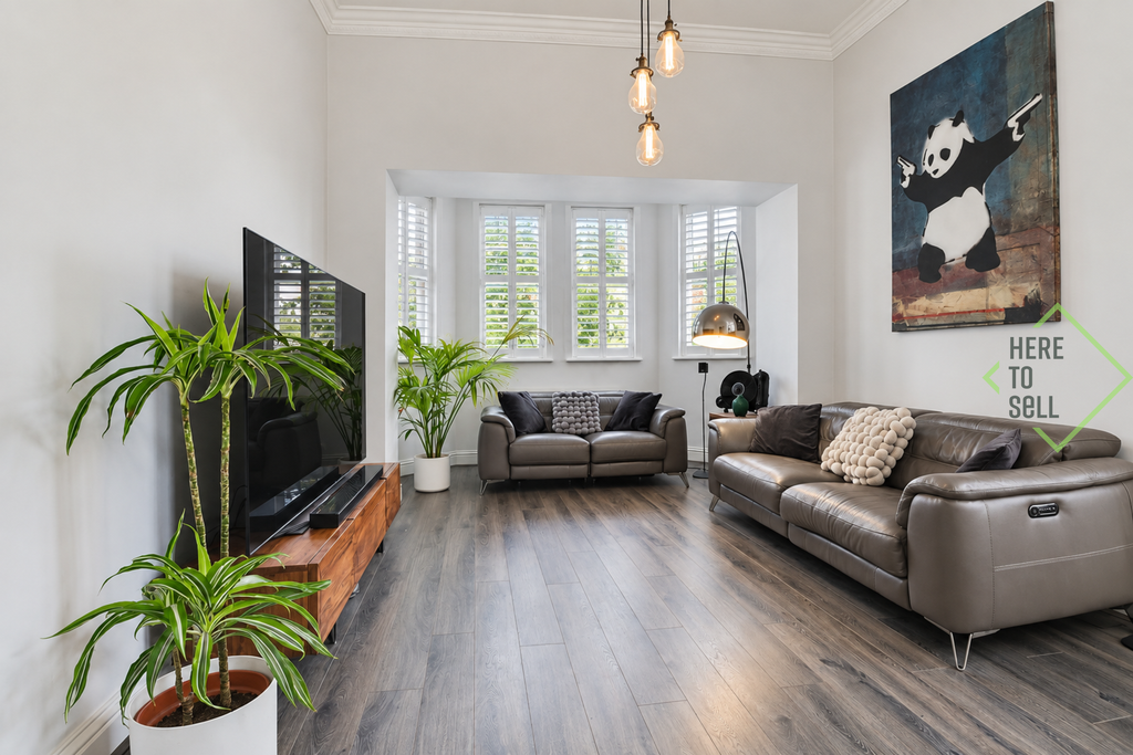 Property photo 1 of 18 Buchanan Close N21 - Living Room5