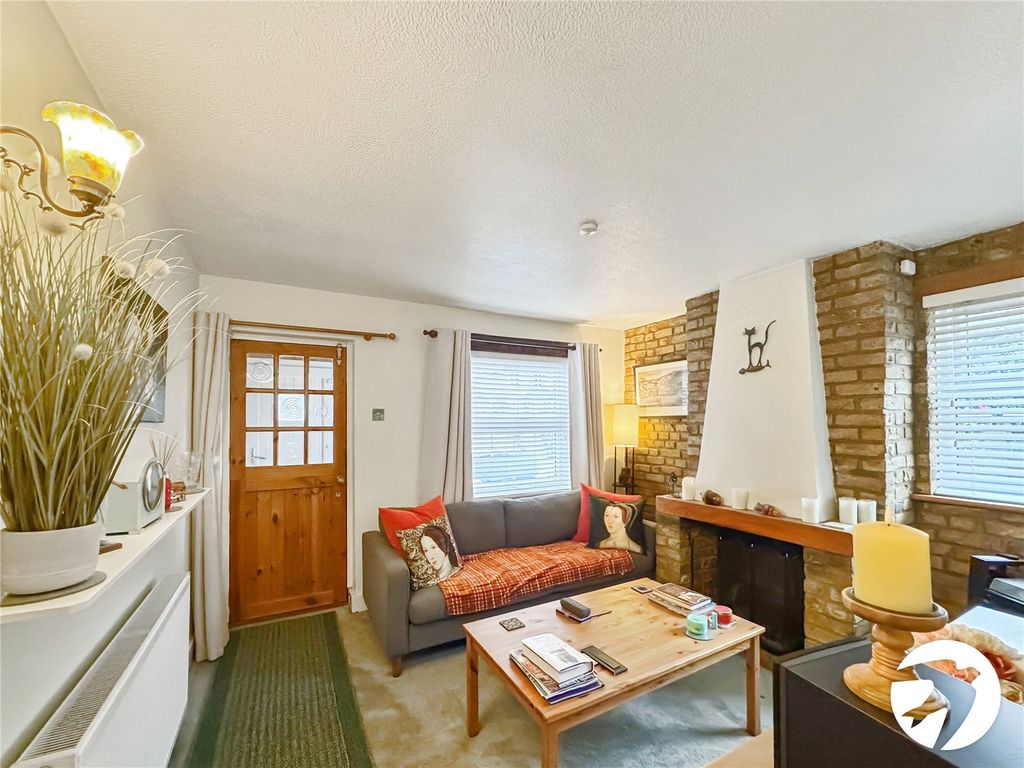 Property photo 2 of 15 Picture No. 25