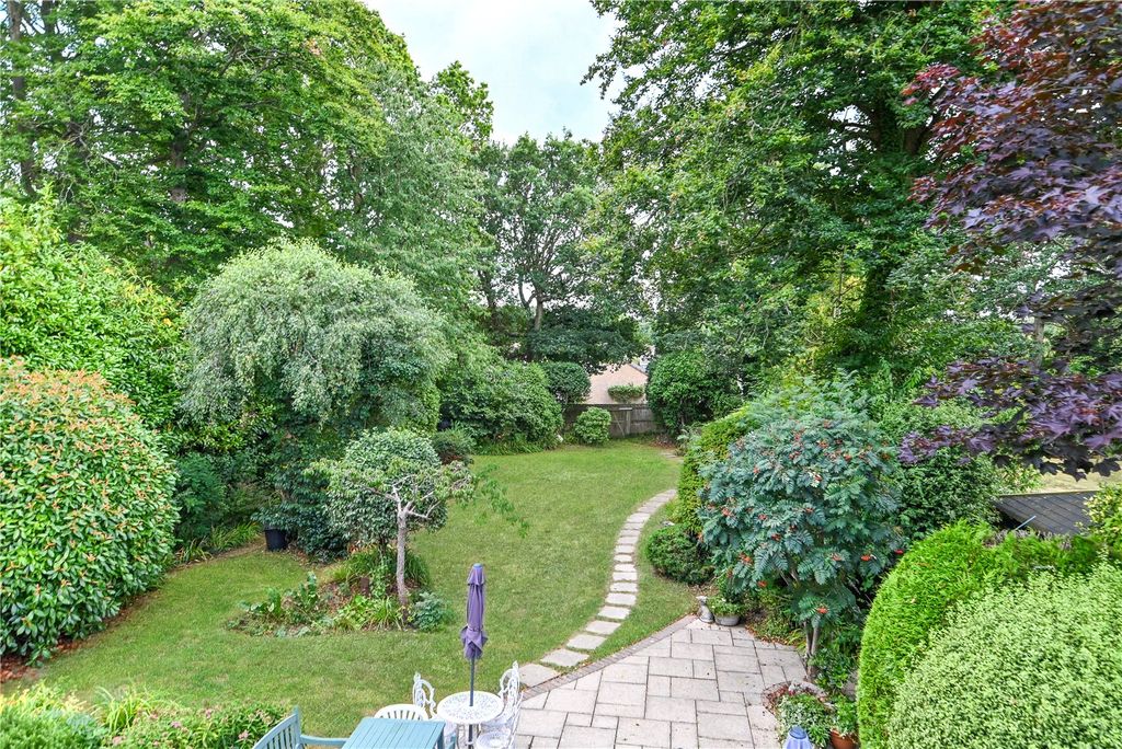 Property photo 2 of 24 Picture No. 27