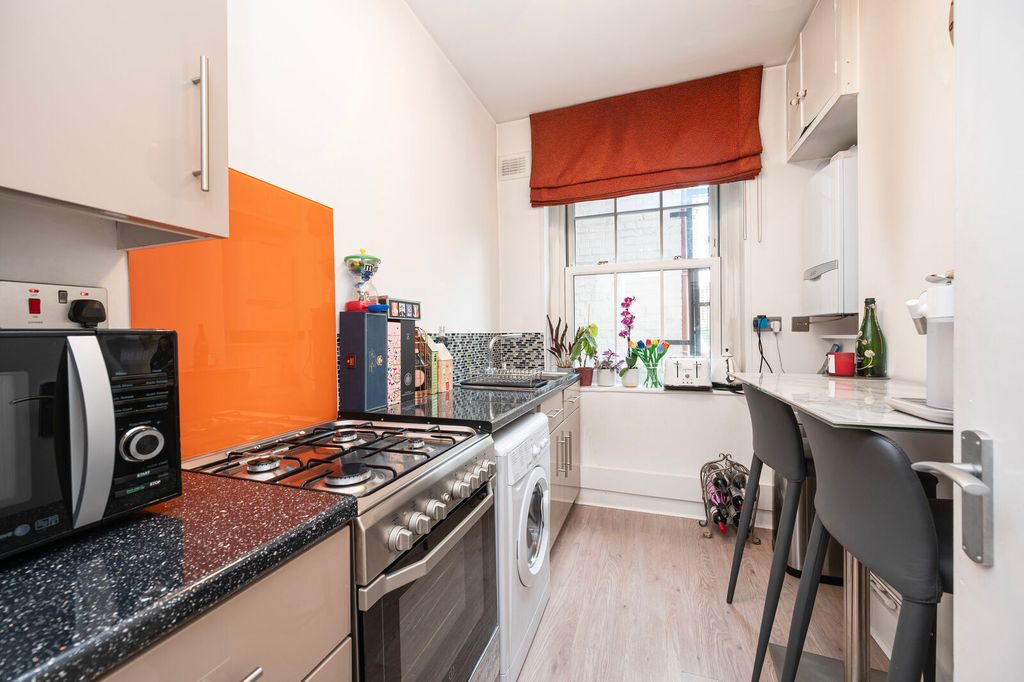 Property photo 2 of 9
