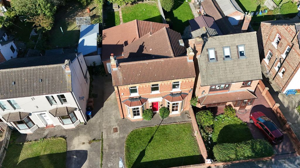 Property photo 3 of 25 Front