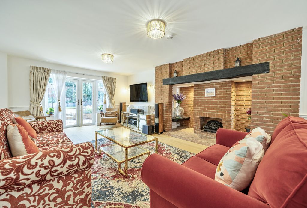 Property photo 3 of 33 1316922-33-685Daf...
