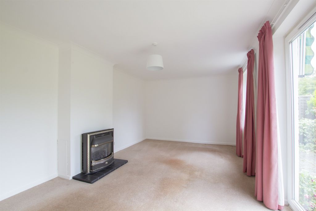 Property photo 2 of 12 Living Room