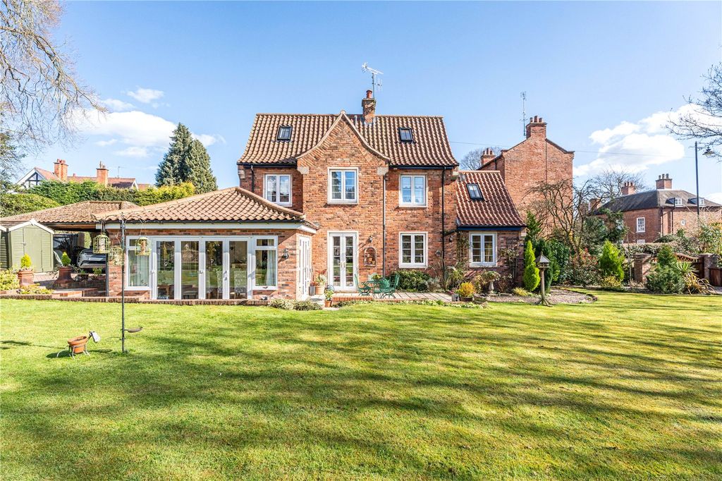 Property photo 1 of 27 Picture No. 48