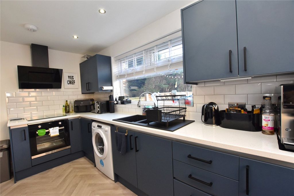 Property photo 3 of 16 Picture No. 14