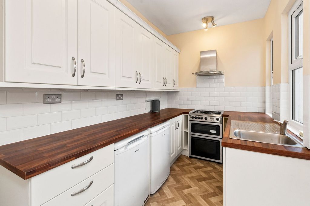 Property photo 3 of 30