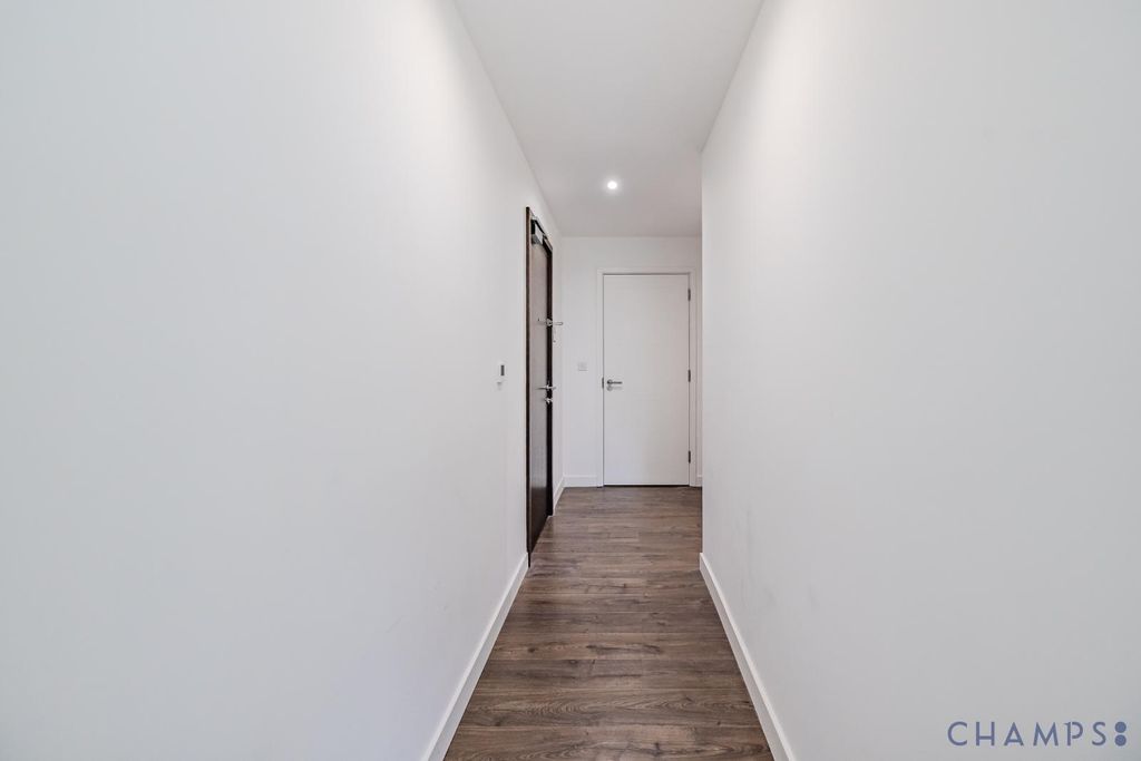 Property photo 3 of 7 Gallery