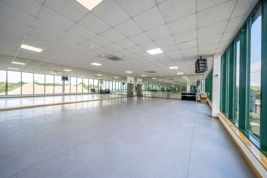 Property photo 3 of 17 13551042268c439921336F.Jpg