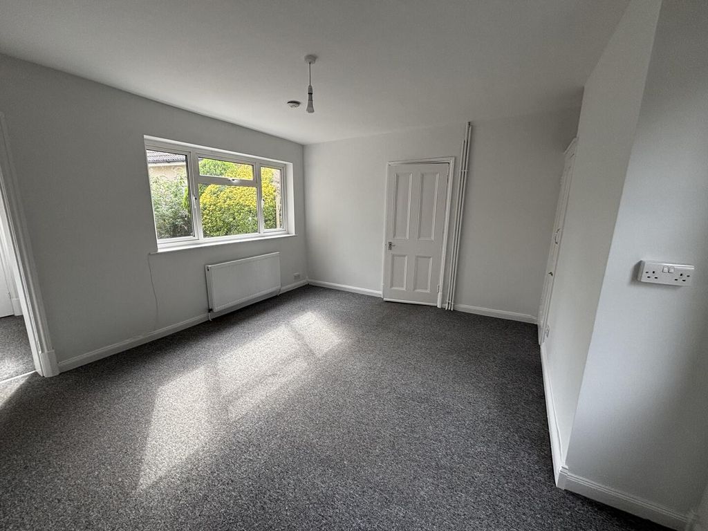 Property photo 3 of 5 Living Room