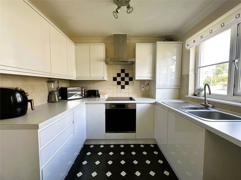 Property photo 3 of 12 Picture No. 10