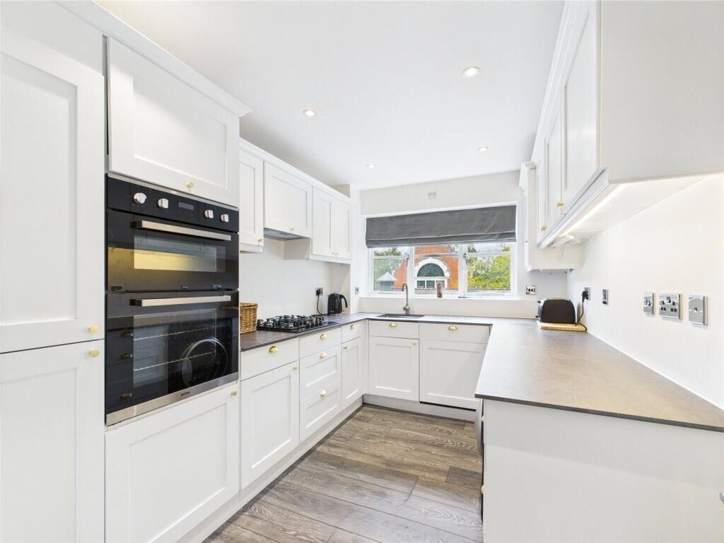 Property photo 1 of 12 Kitchen