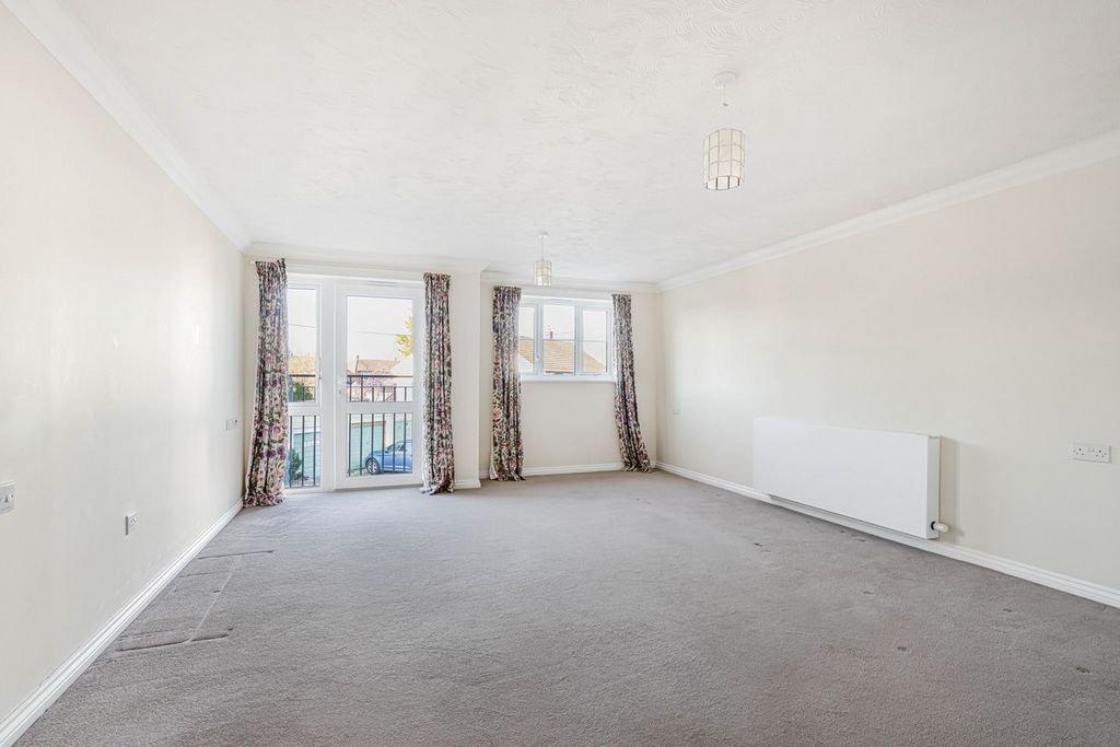 Property photo 3 of 13