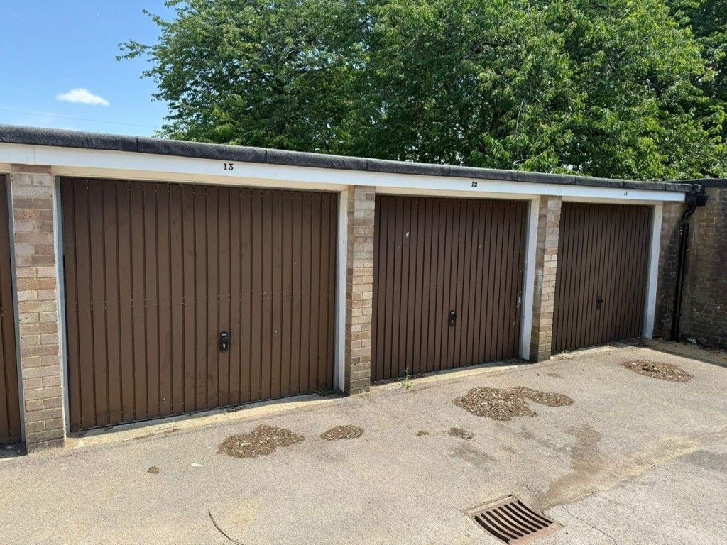 Property photo 2 of 7 Garages 13-15