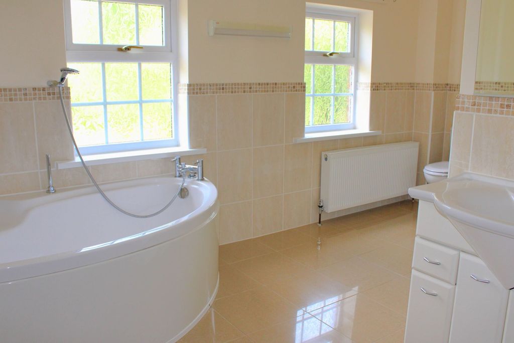 Additional image 5 of 5 bed detached house for saleKirton Road, Greetwell DN20