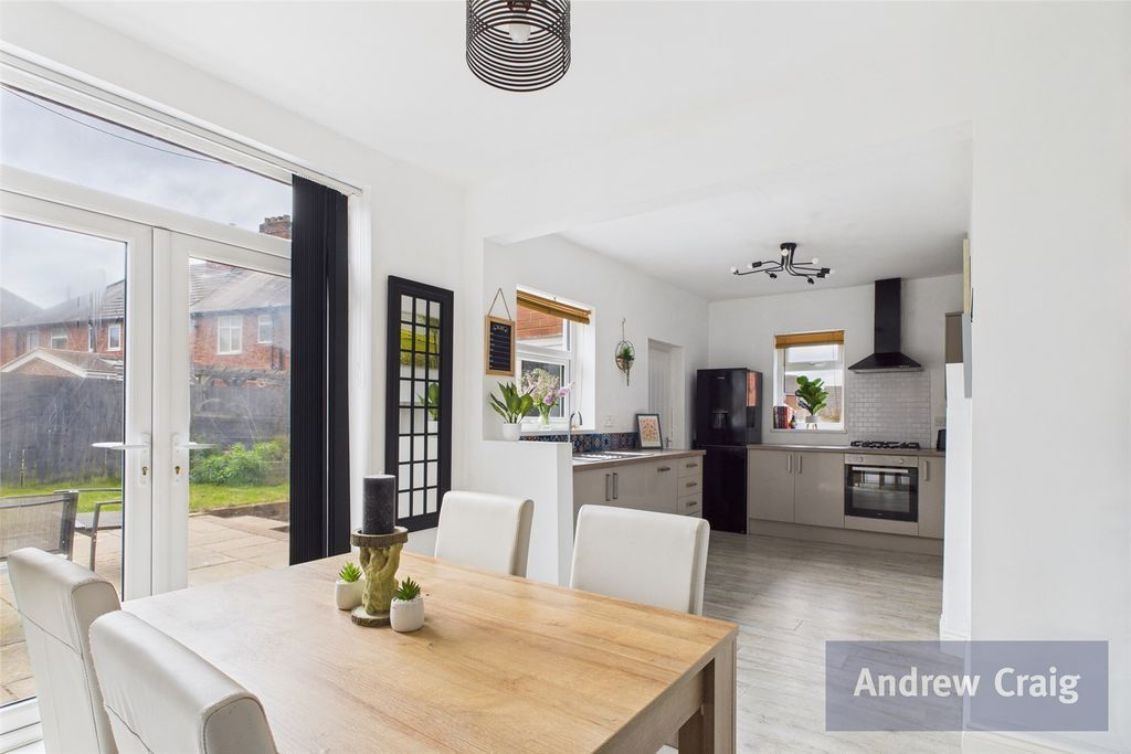 Property photo 2 of 15 Kitchen Diner