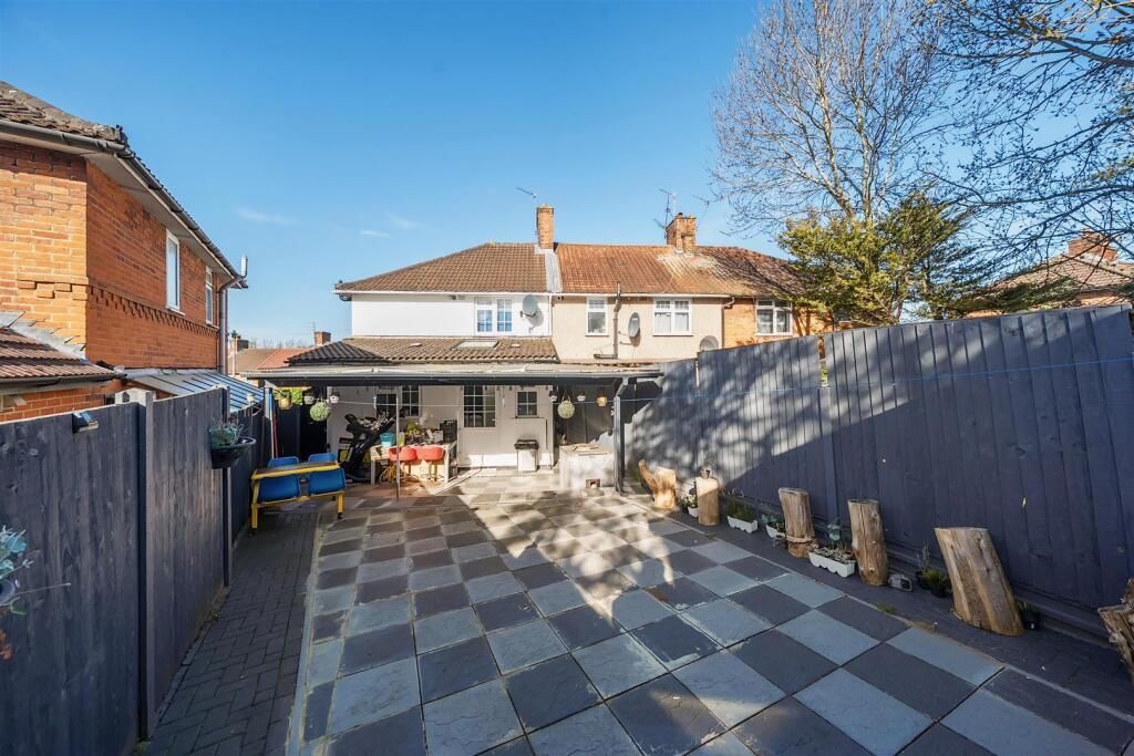 Property photo 2 of 12
