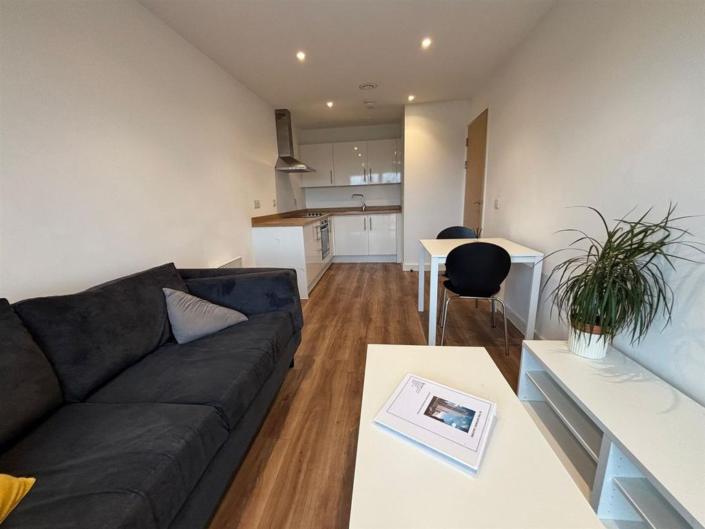 Property photo 2 of 11 Lounge.Jpeg