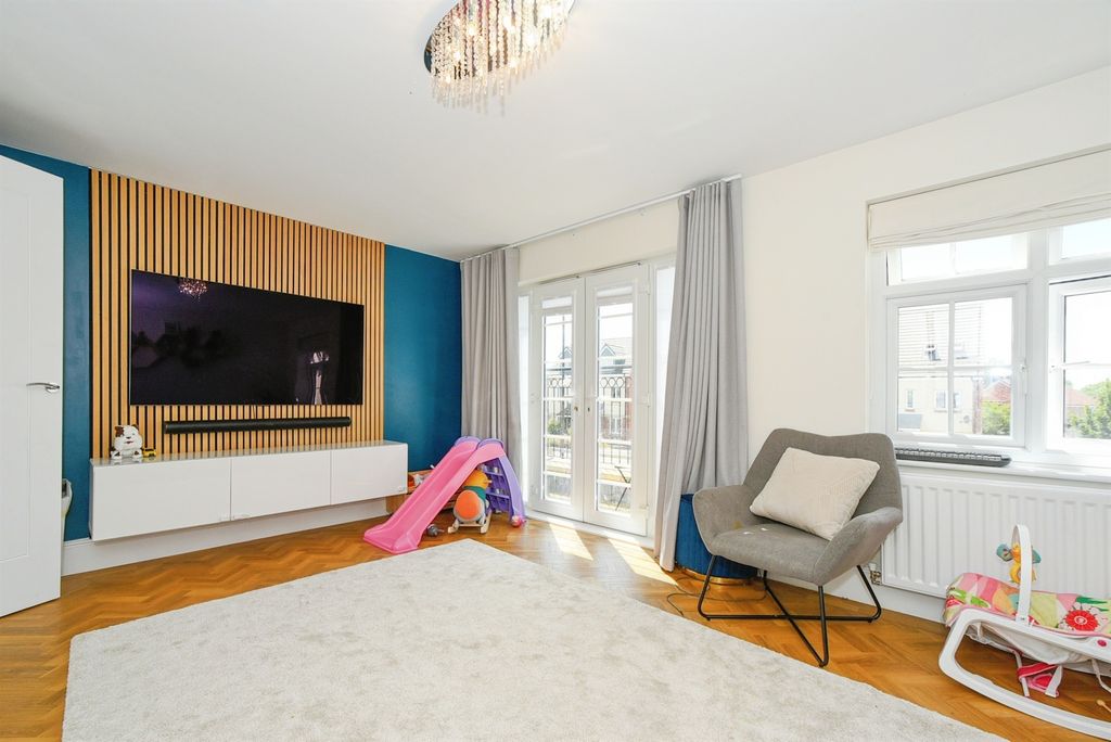 Property photo 2 of 15