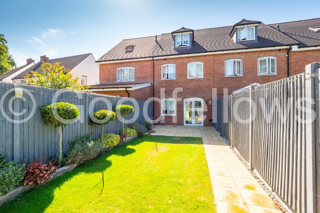 Property photo 2 of 17 Picture No. 01