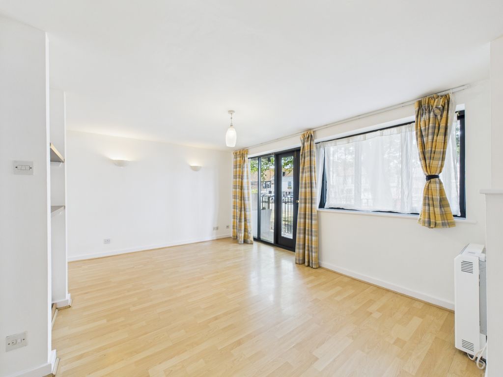 Property photo 3 of 6 Gallery