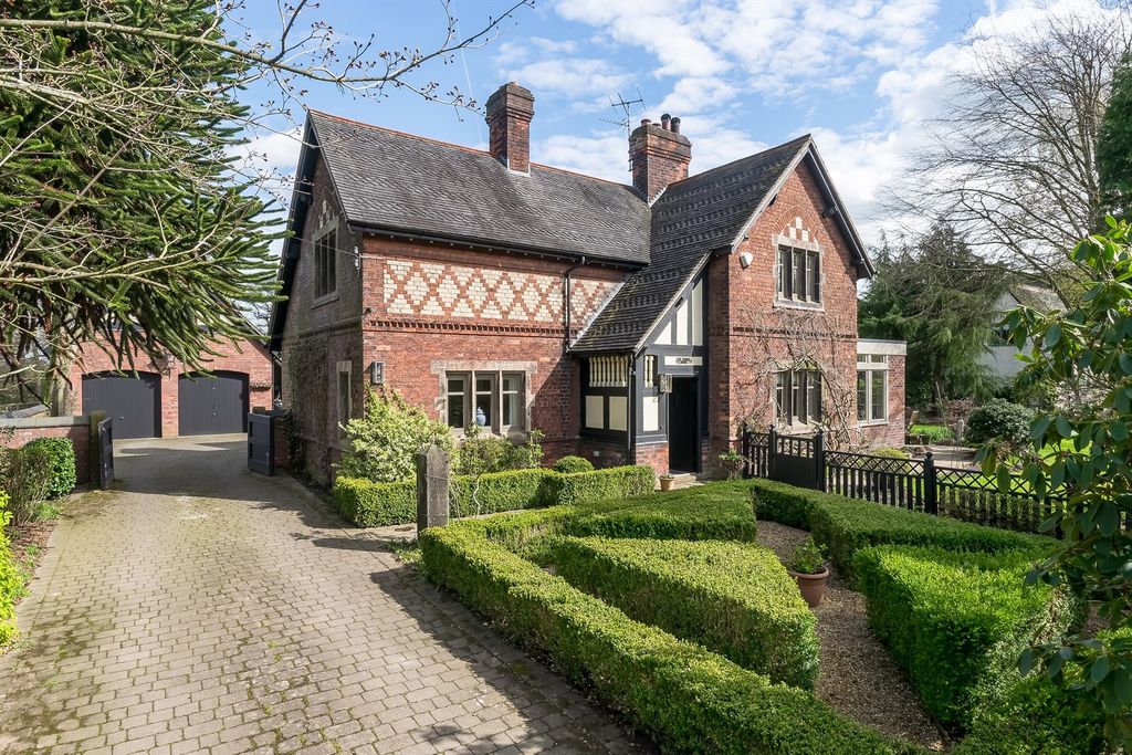 Property photo 1 of 37 (Main)