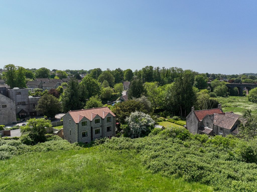 Property photo 1 of 13 2327682