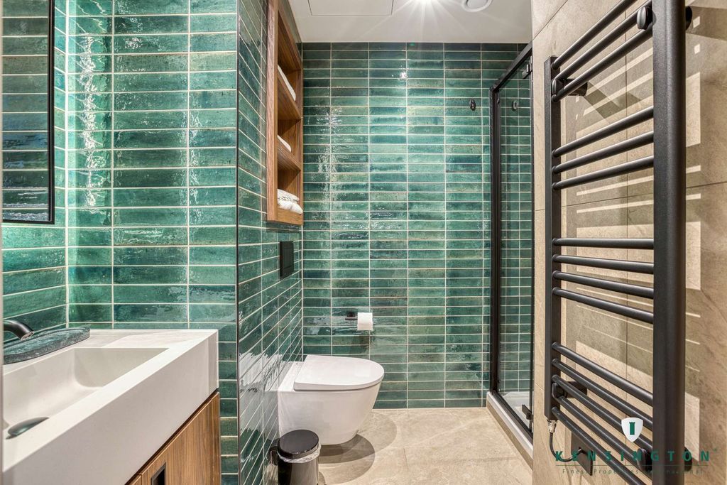 Property photo 3 of 24