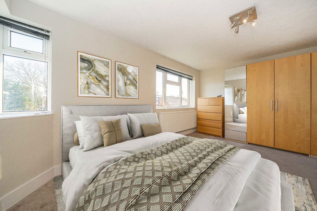 Property photo 3 of 3