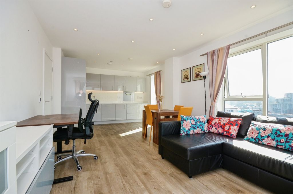 Property photo 2 of 16