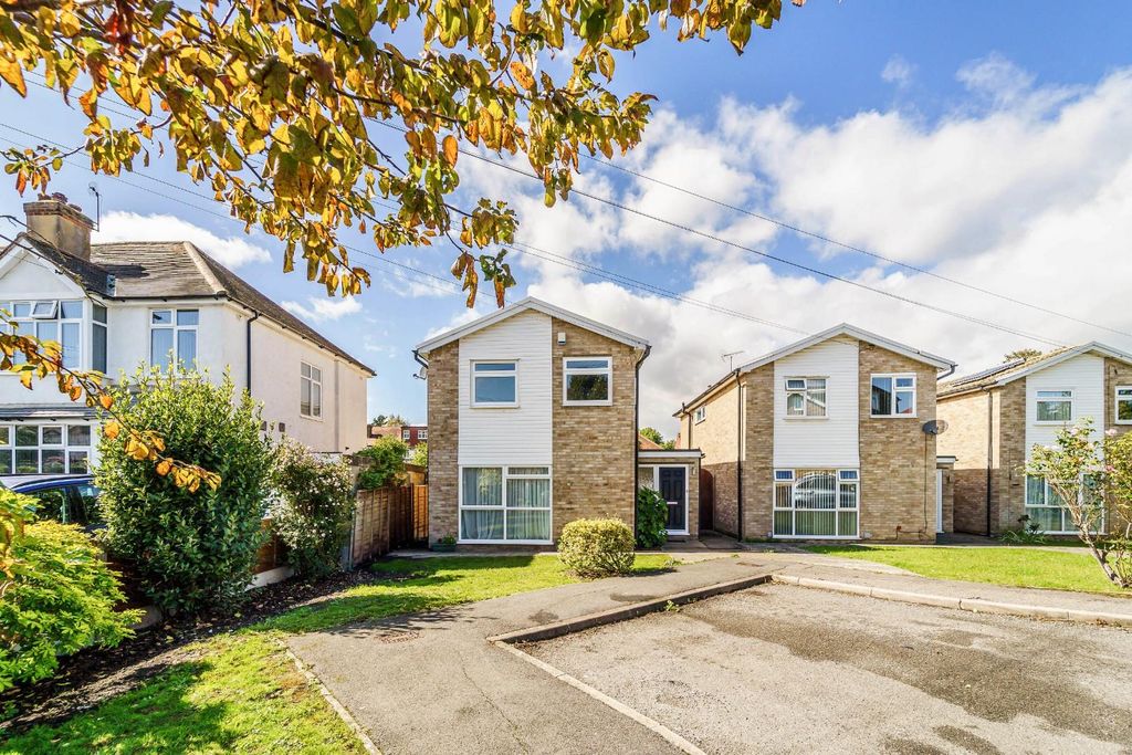 Property photo 1 of 18 Haymer Gardens (1).Jpg