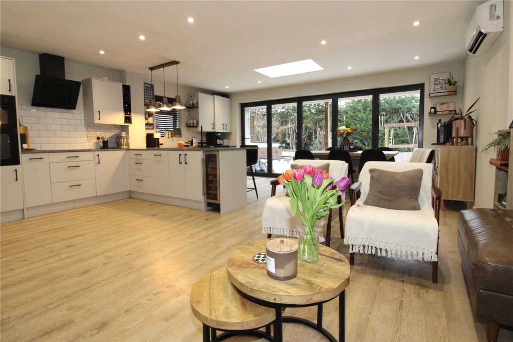 Property photo 3 of 17 Picture No. 08