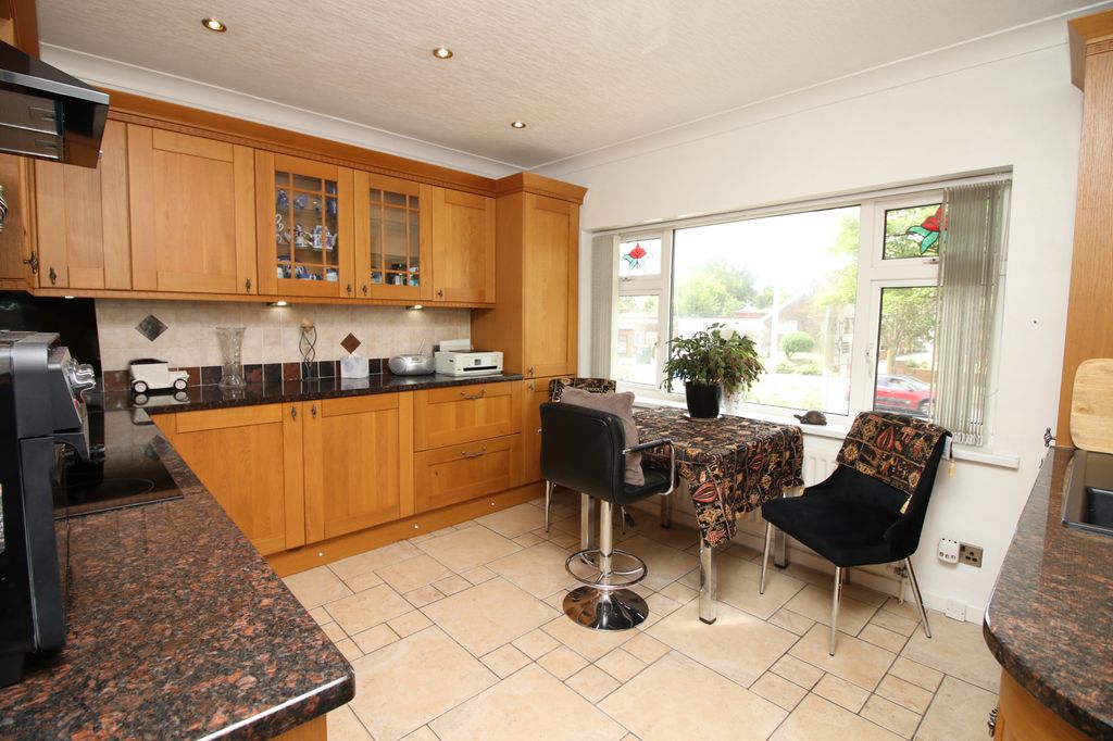 Property photo 3 of 24