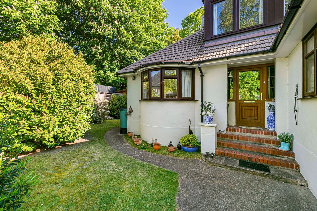 Property photo 1 of 17 Entrance