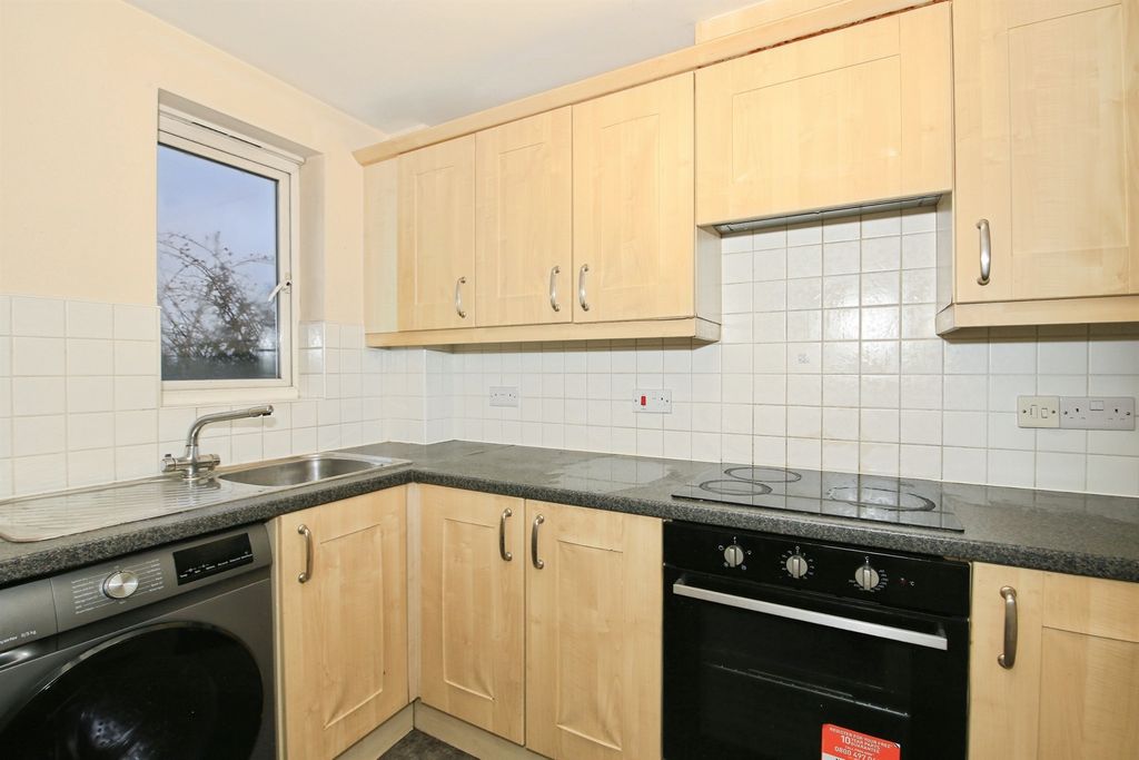 Property photo 2 of 8