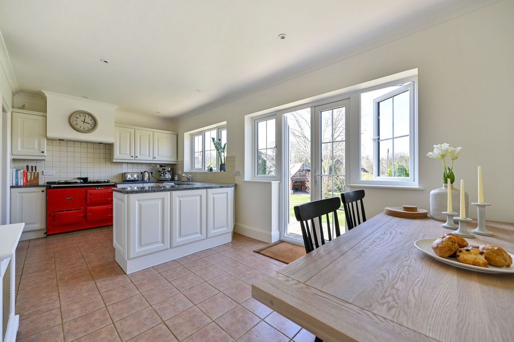 Property photo 2 of 33