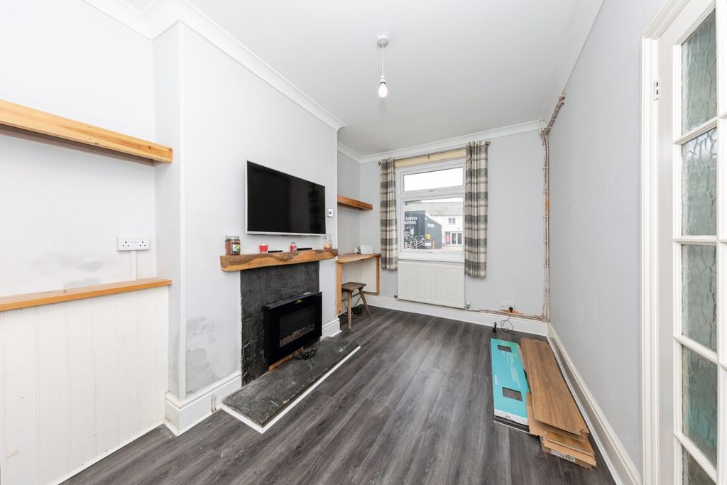 Property photo 3 of 14 Photo