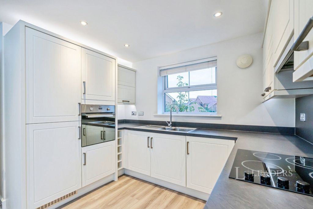 Property photo 3 of 9 Pbox-Img.Jpg