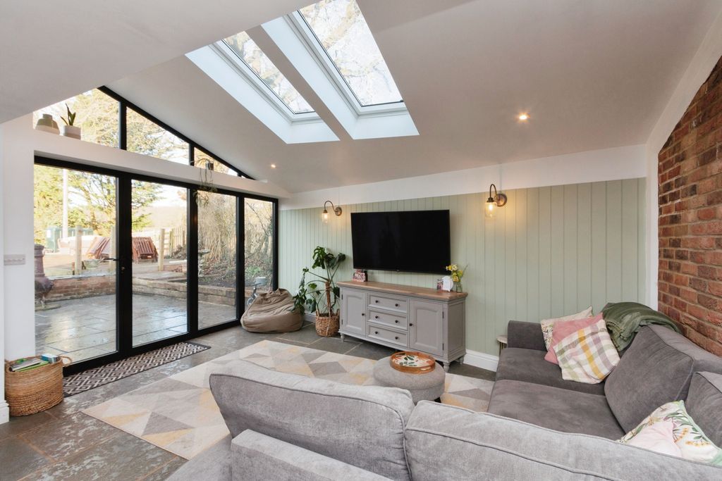 Property photo 3 of 15 Open Plan Living