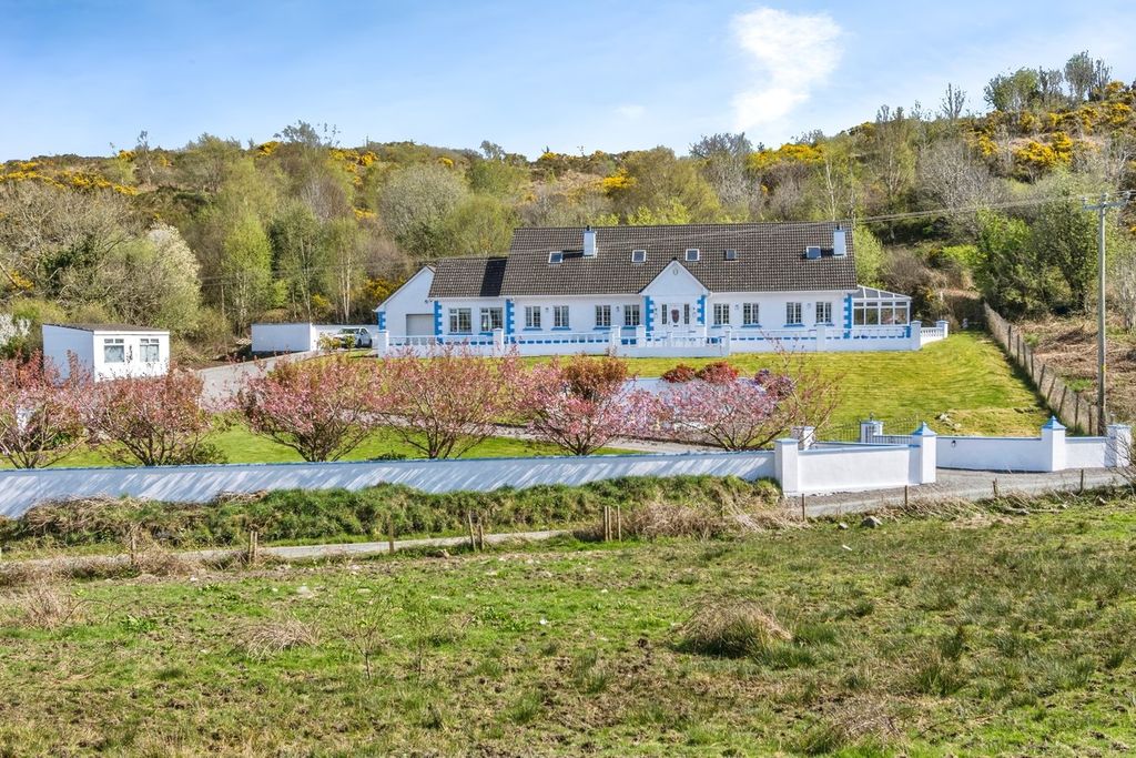 Property photo 1 of 35
