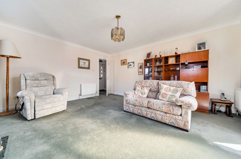 Property photo 3 of 19