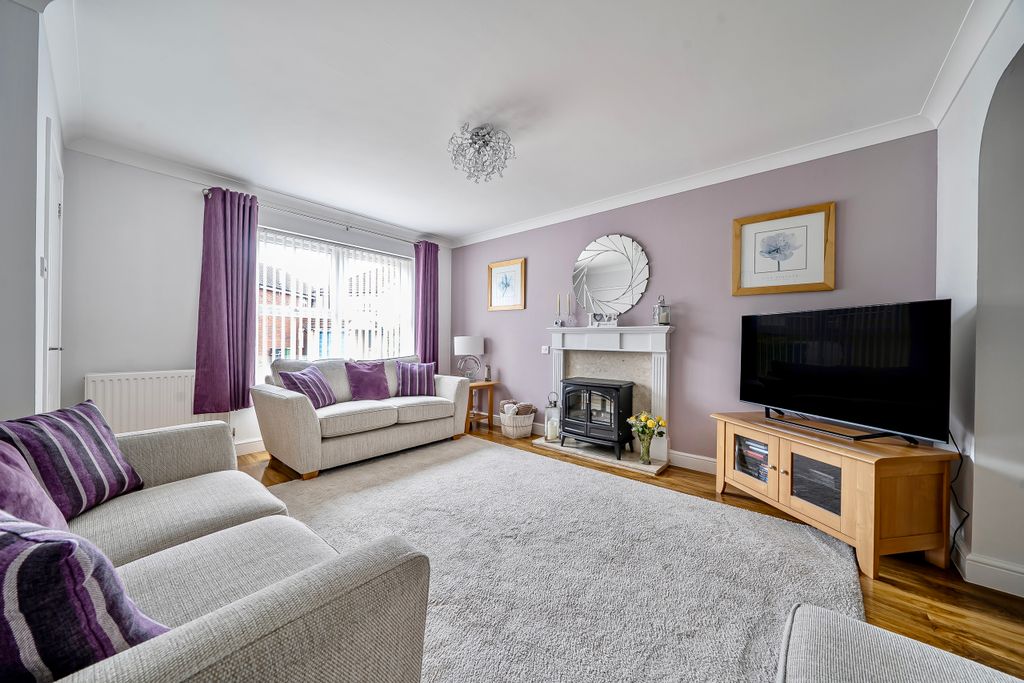 Property photo 2 of 25 Living Room