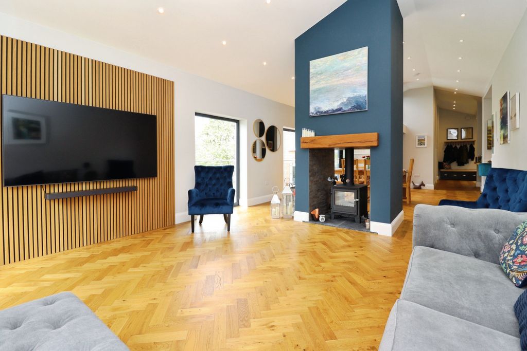 Property photo 3 of 52 Img_0679