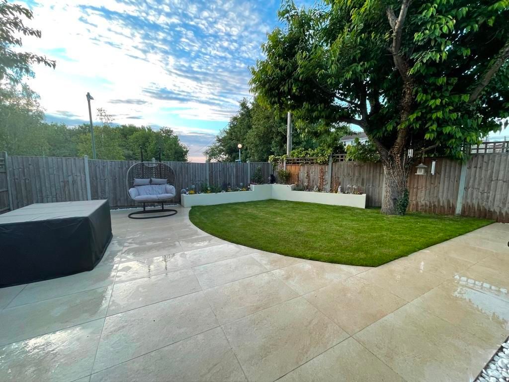 Property photo 2 of 18