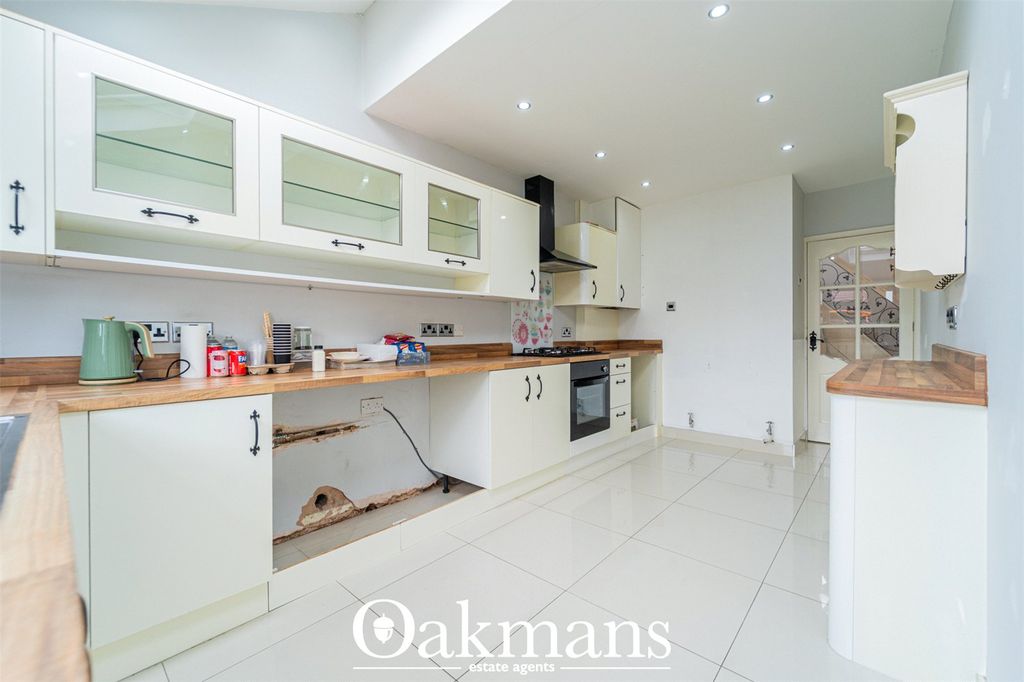Property photo 3 of 37 Picture No. 02