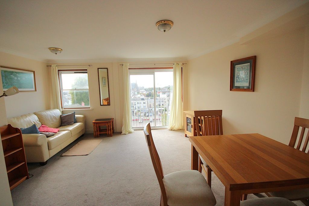 Property photo 3 of 9