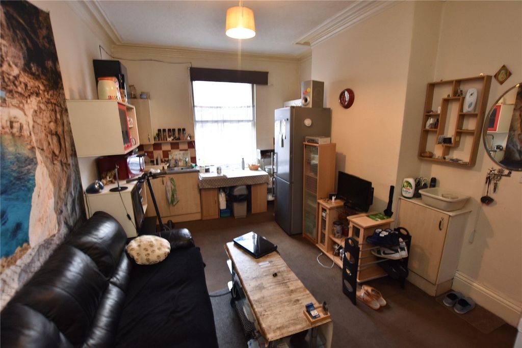 Property photo 2 of 16 Picture No. 14
