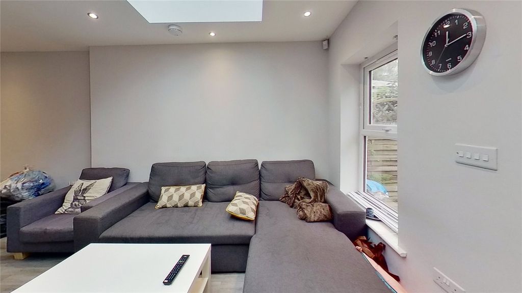 Property photo 1 of 8 Picture No. 01