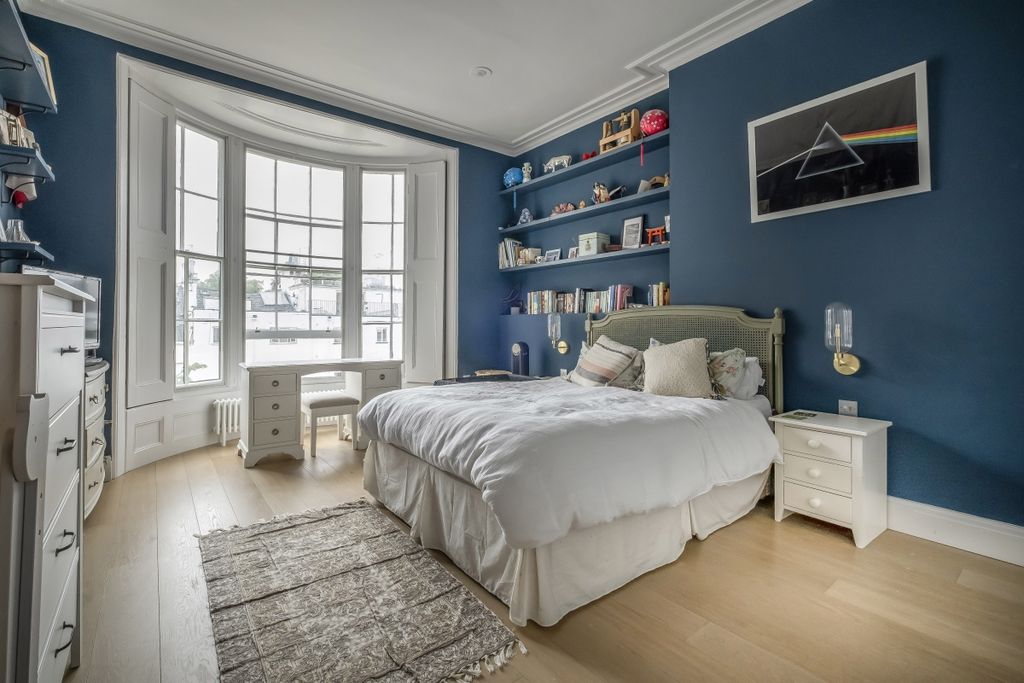 Property photo 2 of 12 Bedroom