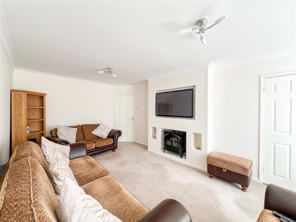 Property photo 2 of 16 Sitting Room